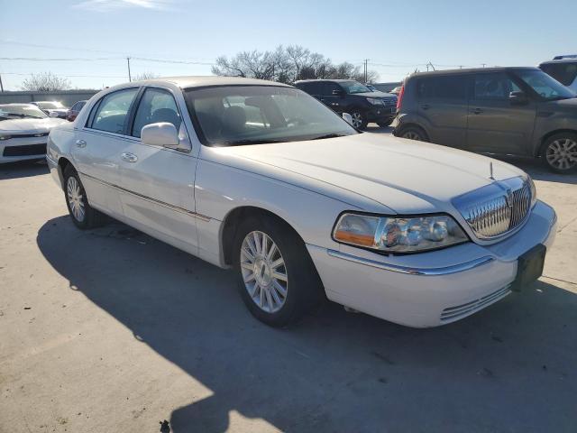 Photo 3 VIN: 1LNHM81W53Y630266 - LINCOLN TOWN CAR E 