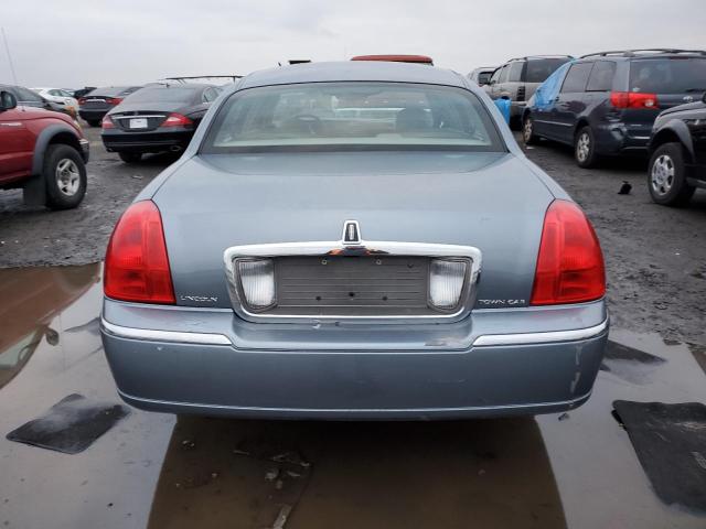 Photo 5 VIN: 1LNHM81W53Y687325 - LINCOLN TOWNCAR 