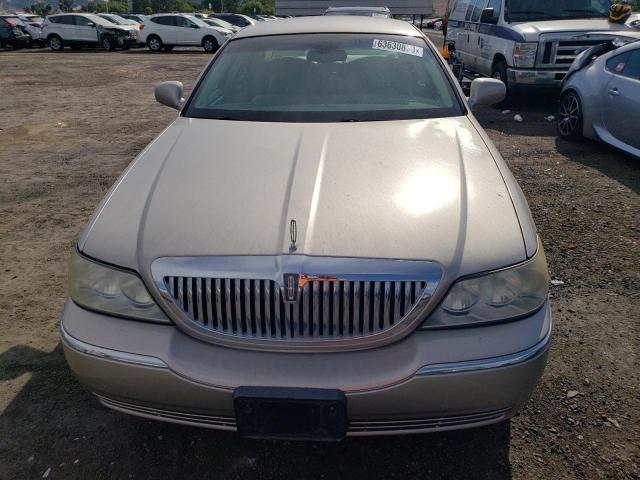 Photo 4 VIN: 1LNHM81W53Y699894 - LINCOLN TOWN CAR E 