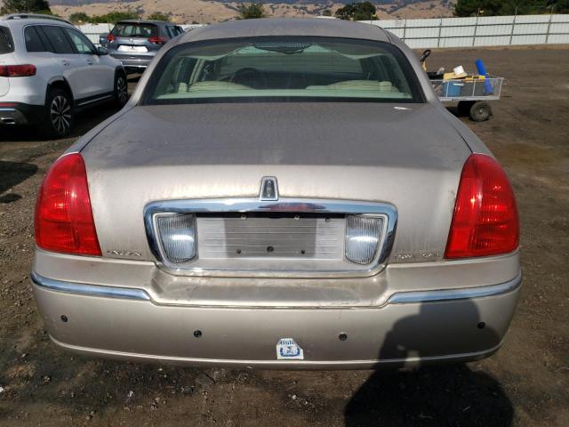 Photo 5 VIN: 1LNHM81W53Y699894 - LINCOLN TOWN CAR E 