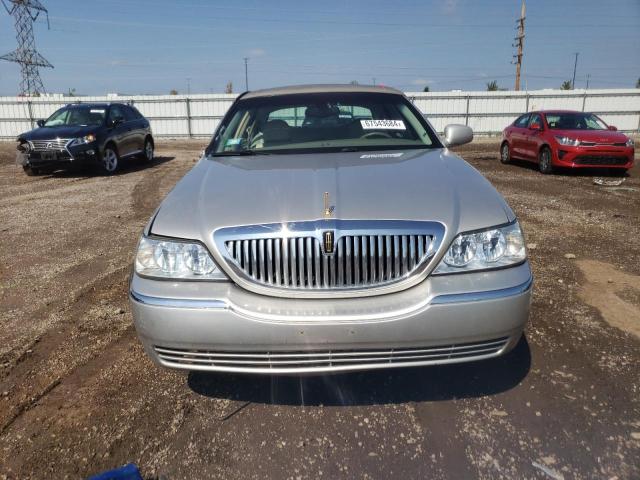 Photo 4 VIN: 1LNHM81W54Y626929 - LINCOLN TOWN CAR E 