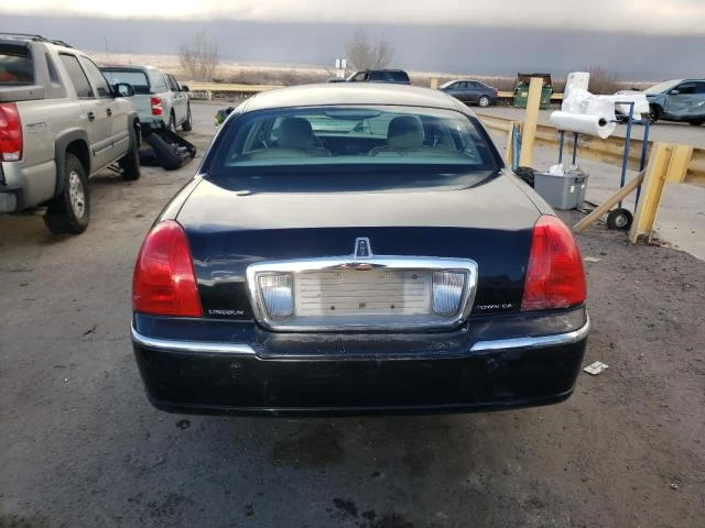 Photo 5 VIN: 1LNHM81W54Y647313 - LINCOLN TOWN CAR E 