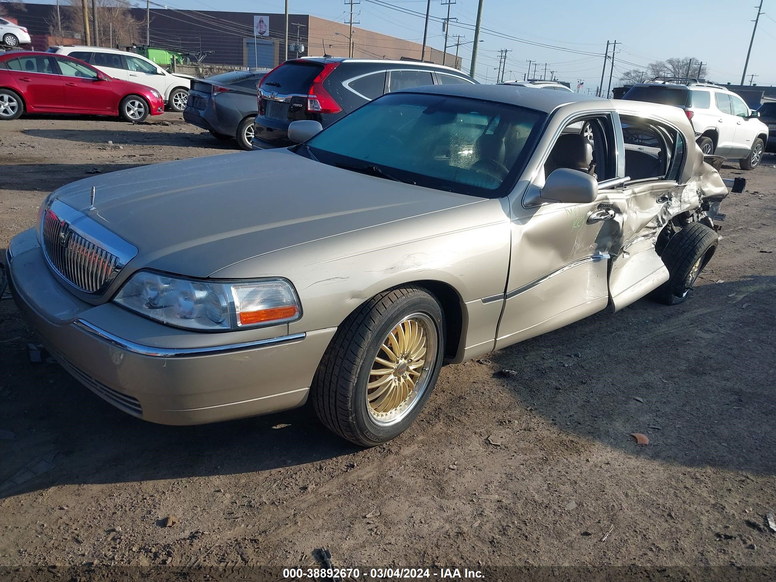 Photo 1 VIN: 1LNHM81W54Y652804 - LINCOLN TOWN CAR 