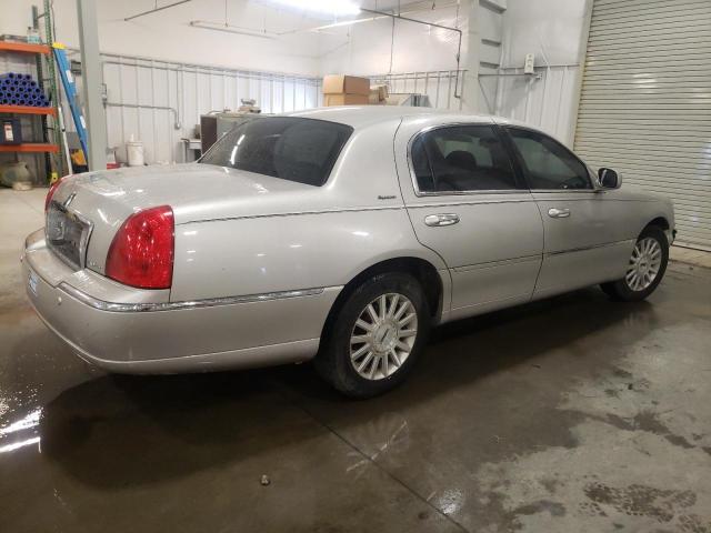 Photo 2 VIN: 1LNHM81W54Y674835 - LINCOLN TOWNCAR 