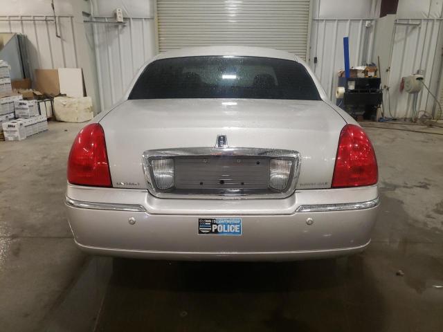 Photo 5 VIN: 1LNHM81W54Y674835 - LINCOLN TOWNCAR 