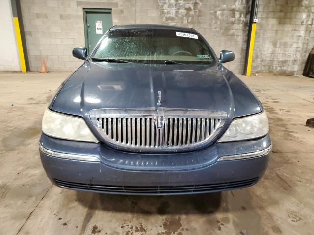 Photo 4 VIN: 1LNHM81W55Y602017 - LINCOLN TOWNCAR 