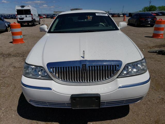 Photo 4 VIN: 1LNHM81W55Y613244 - LINCOLN TOWN CAR 