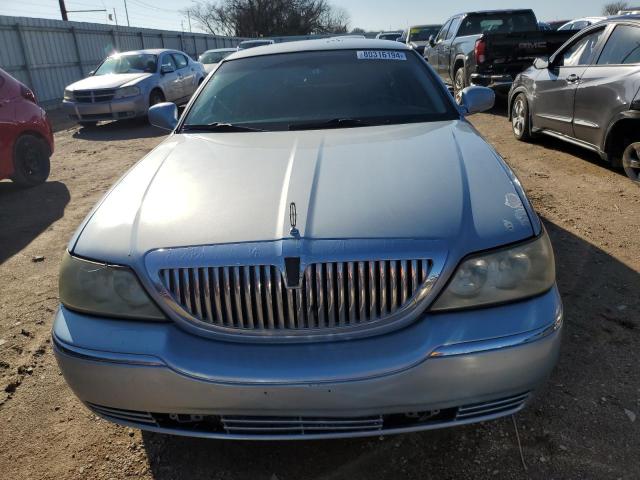 Photo 4 VIN: 1LNHM81W55Y624664 - LINCOLN TOWN CAR S 