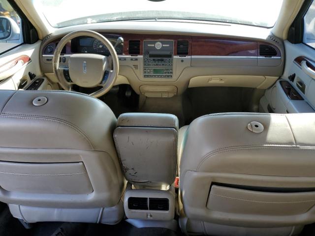 Photo 7 VIN: 1LNHM81W55Y631436 - LINCOLN TOWN CAR S 