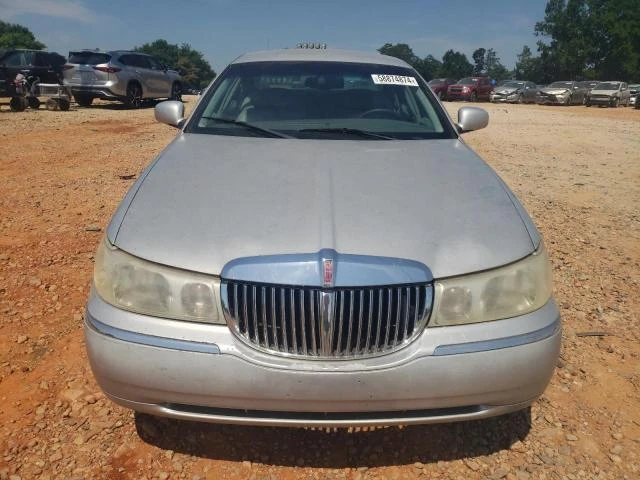 Photo 4 VIN: 1LNHM81W61Y672605 - LINCOLN TOWN CAR E 