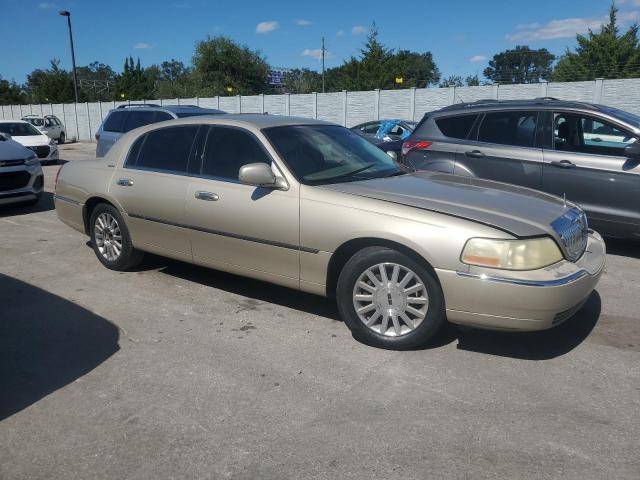 Photo 3 VIN: 1LNHM81W64Y663634 - LINCOLN TOWN CAR E 