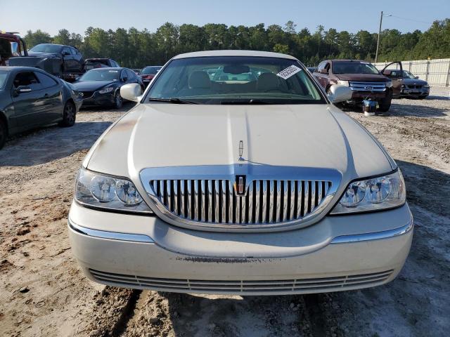 Photo 4 VIN: 1LNHM81W64Y677890 - LINCOLN TOWN CAR E 