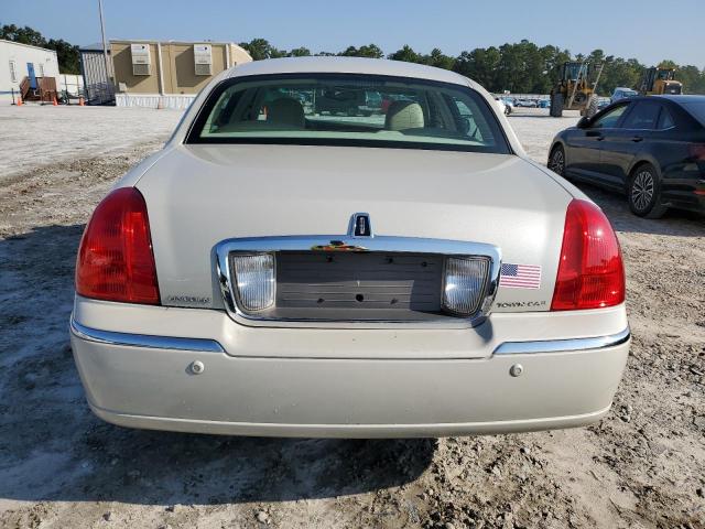 Photo 5 VIN: 1LNHM81W64Y677890 - LINCOLN TOWN CAR E 