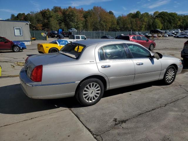 Photo 2 VIN: 1LNHM81W65Y669693 - LINCOLN TOWN CAR S 