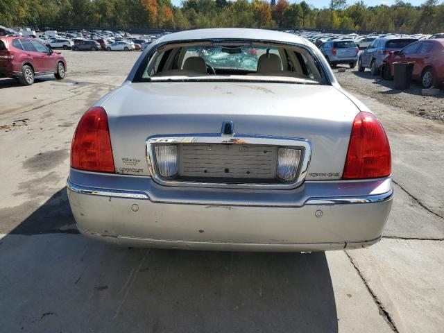 Photo 5 VIN: 1LNHM81W65Y669693 - LINCOLN TOWN CAR S 