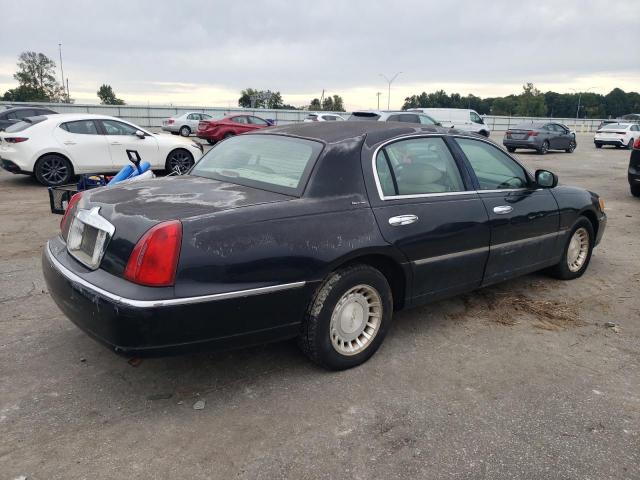 Photo 2 VIN: 1LNHM81W71Y679417 - LINCOLN TOWN CAR E 