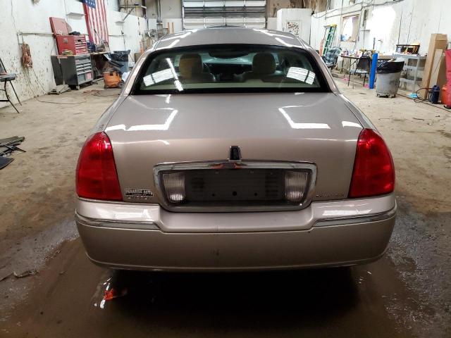 Photo 5 VIN: 1LNHM81W73Y625022 - LINCOLN TOWN CAR E 