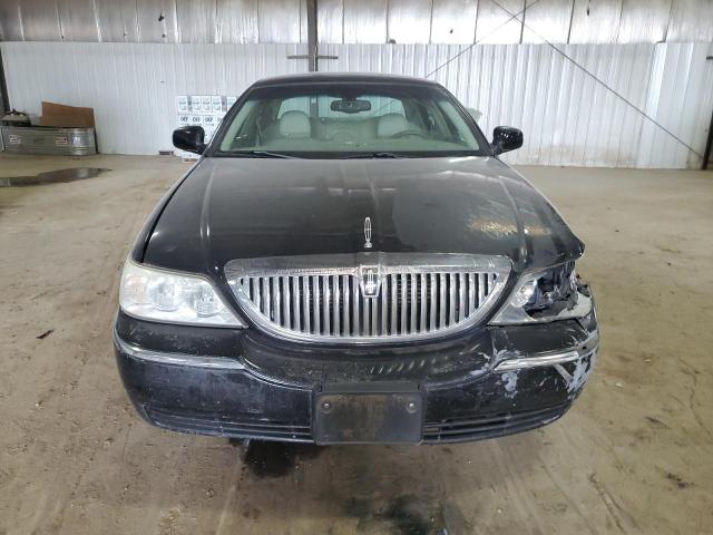 Photo 4 VIN: 1LNHM81W74Y637057 - LINCOLN TOWNCAR 