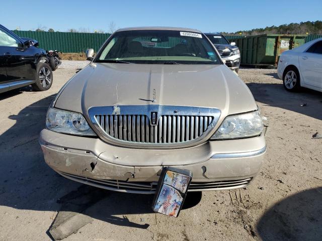 Photo 4 VIN: 1LNHM81W77Y637578 - LINCOLN TOWNCAR 