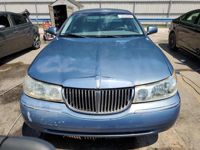 Photo 4 VIN: 1LNHM81W7YY823655 - LINCOLN TOWNCAR 