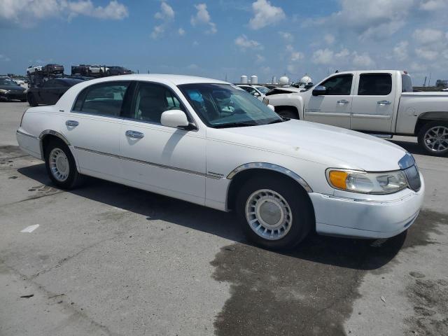 Photo 3 VIN: 1LNHM81W81Y606895 - LINCOLN TOWNCAR 