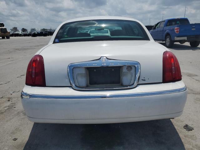 Photo 5 VIN: 1LNHM81W81Y606895 - LINCOLN TOWNCAR 