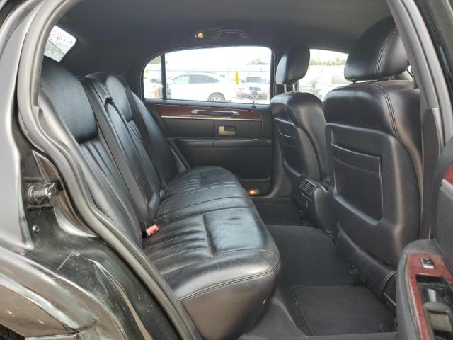 Photo 9 VIN: 1LNHM81W84Y630893 - LINCOLN TOWNCAR 