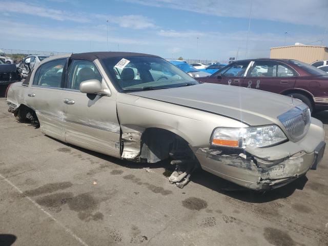 Photo 3 VIN: 1LNHM81W84Y685781 - LINCOLN TOWN CAR E 