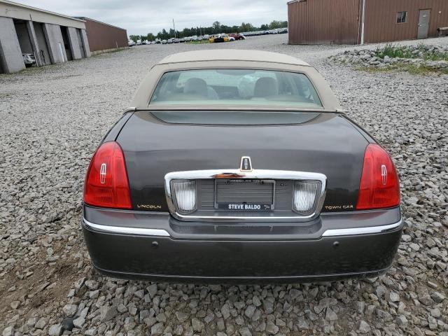 Photo 5 VIN: 1LNHM81W85Y608491 - LINCOLN TOWN CAR S 