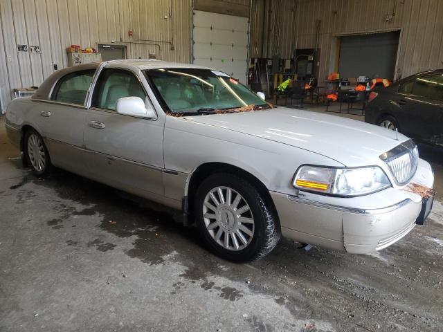 Photo 3 VIN: 1LNHM81W85Y672286 - LINCOLN TOWNCAR 