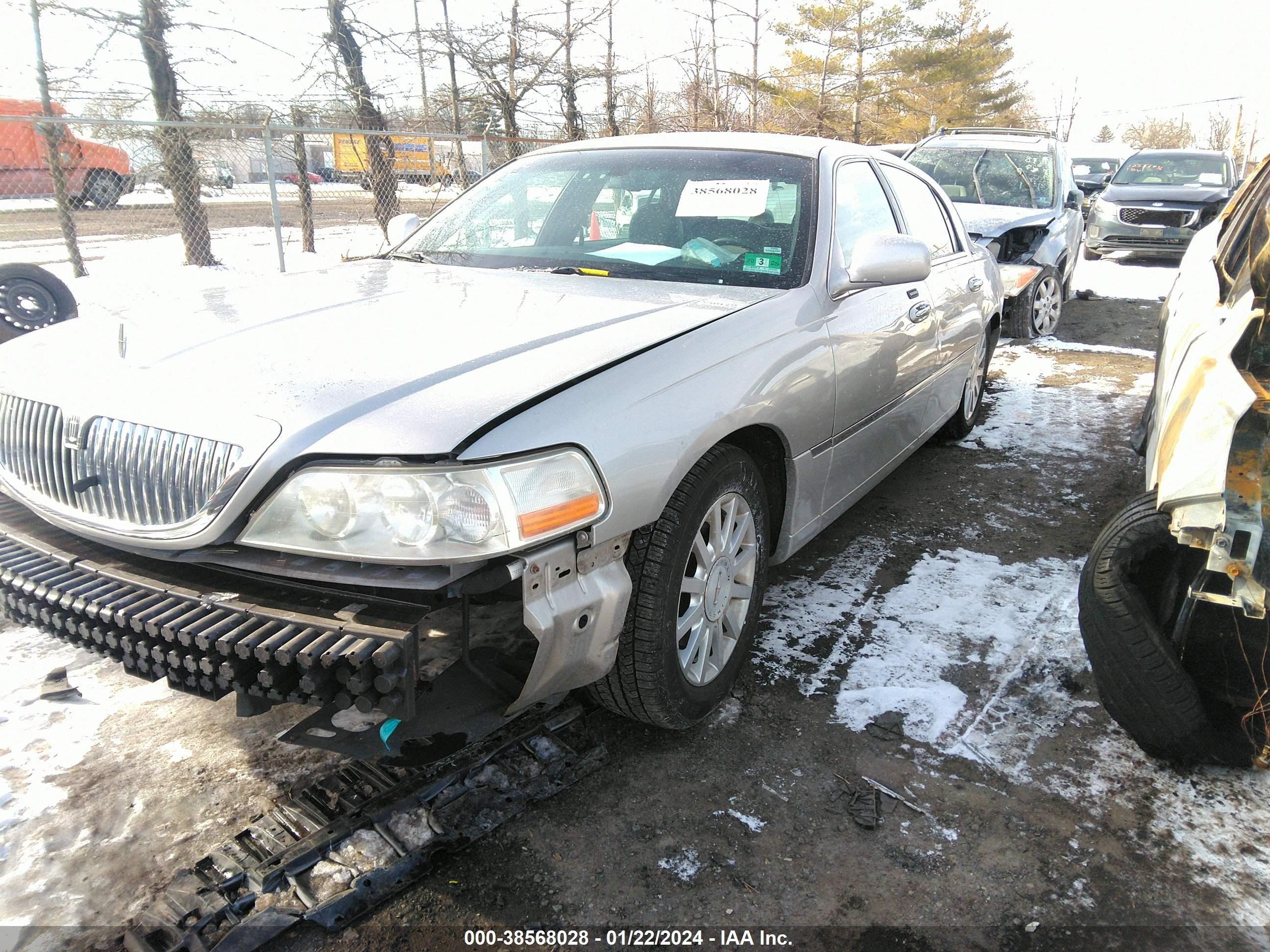 Photo 1 VIN: 1LNHM81W86Y649186 - LINCOLN TOWN CAR 