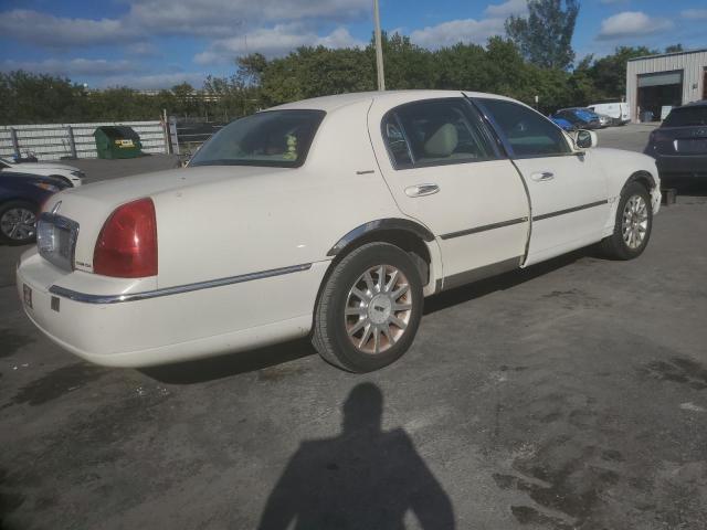 Photo 2 VIN: 1LNHM81W87Y629974 - LINCOLN TOWN CAR S 