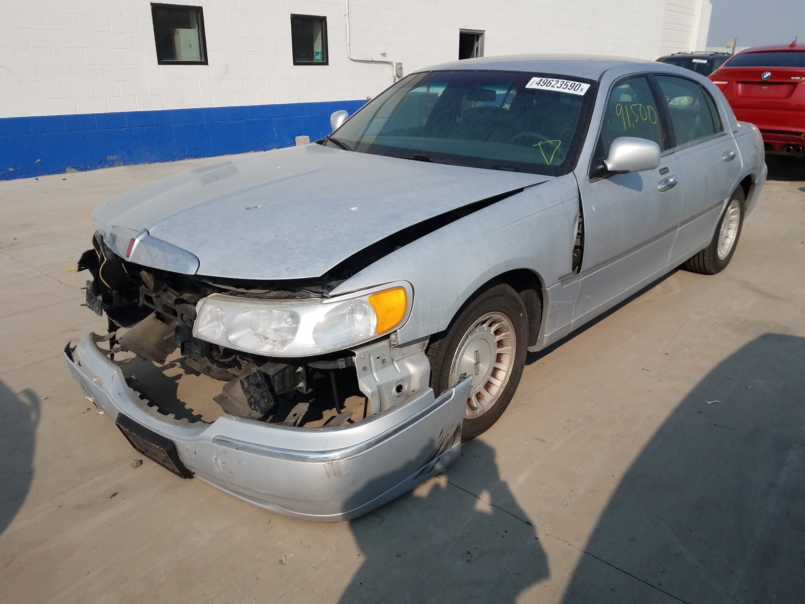 Photo 1 VIN: 1LNHM81W8XY694646 - LINCOLN TOWN CAR E 