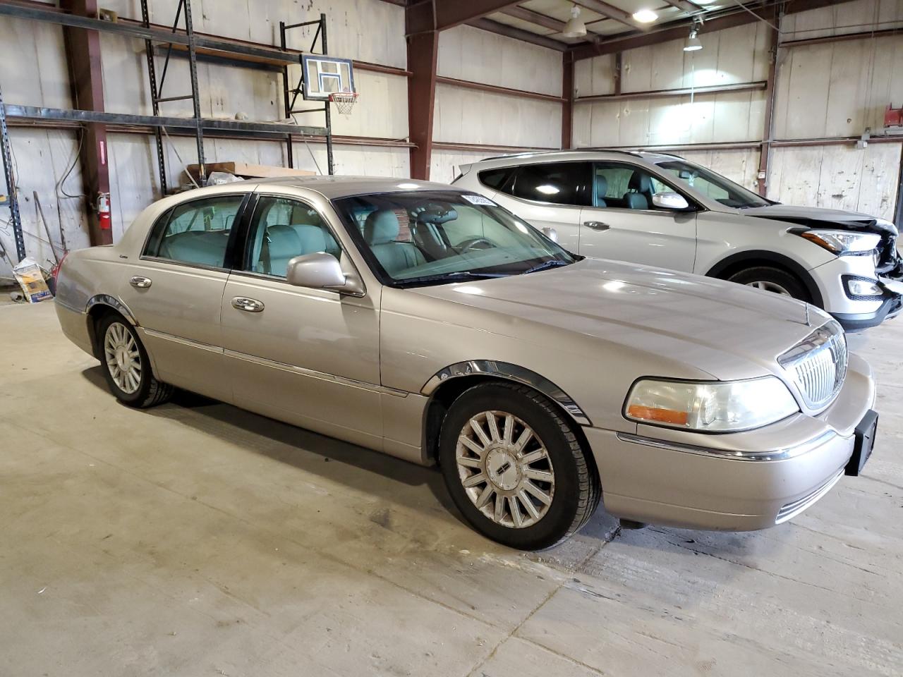 Photo 3 VIN: 1LNHM81W93Y613194 - LINCOLN TOWN CAR 