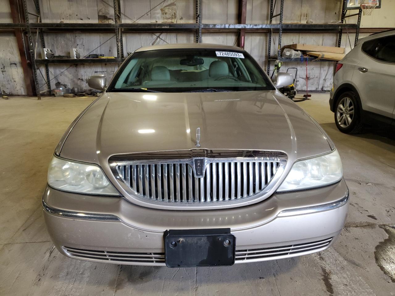 Photo 4 VIN: 1LNHM81W93Y613194 - LINCOLN TOWN CAR 