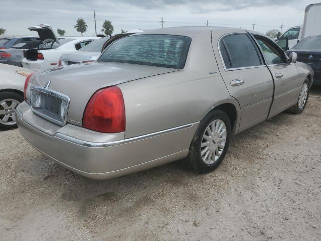 Photo 2 VIN: 1LNHM81W93Y645501 - LINCOLN TOWN CAR E 