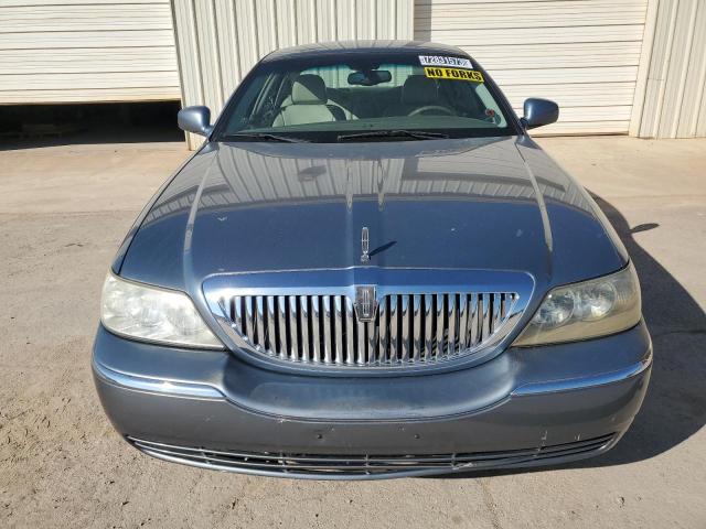 Photo 4 VIN: 1LNHM81W93Y645563 - LINCOLN TOWNCAR 