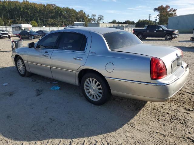 Photo 1 VIN: 1LNHM81W93Y700223 - LINCOLN TOWNCAR 