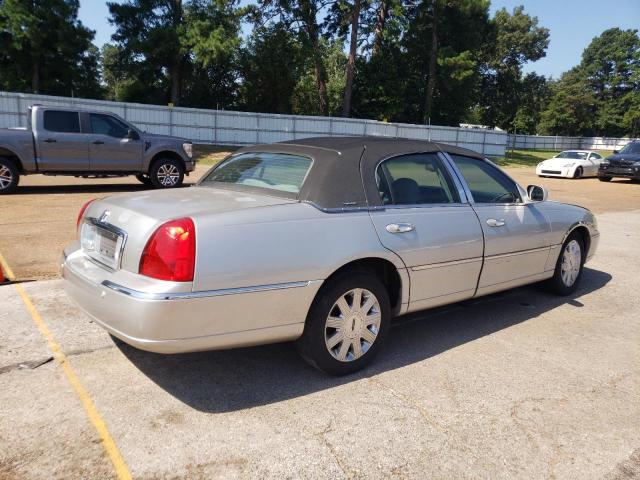 Photo 2 VIN: 1LNHM81W94Y619076 - LINCOLN TOWNCAR 