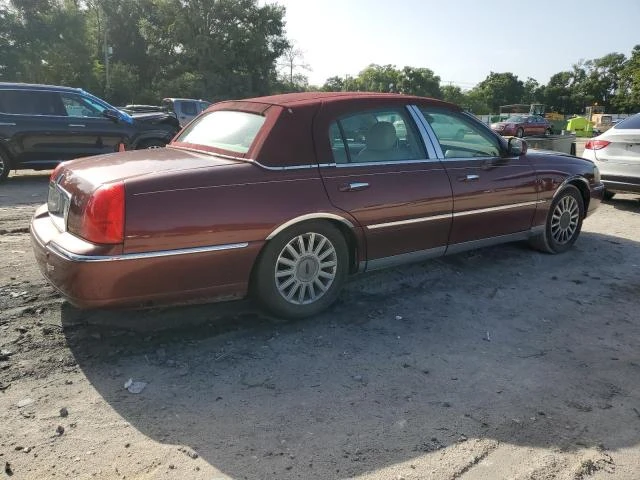 Photo 2 VIN: 1LNHM81W94Y633138 - LINCOLN TOWN CAR E 