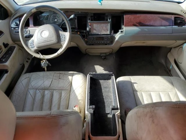 Photo 7 VIN: 1LNHM81W94Y633138 - LINCOLN TOWN CAR E 