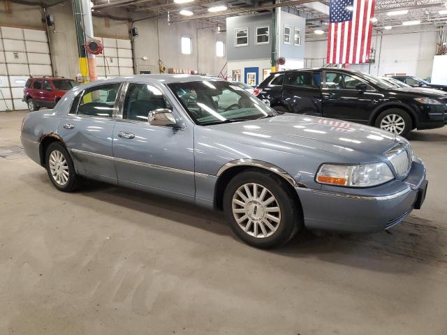 Photo 3 VIN: 1LNHM81W94Y638937 - LINCOLN TOWNCAR 