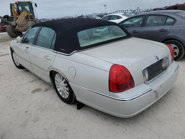 Photo 1 VIN: 1LNHM81W94Y677804 - LINCOLN TOWN CAR E 