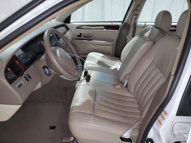 Photo 6 VIN: 1LNHM81W94Y683540 - LINCOLN TOWN CAR E 