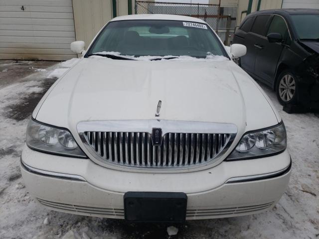 Photo 4 VIN: 1LNHM81W95Y644125 - LINCOLN TOWN CAR S 