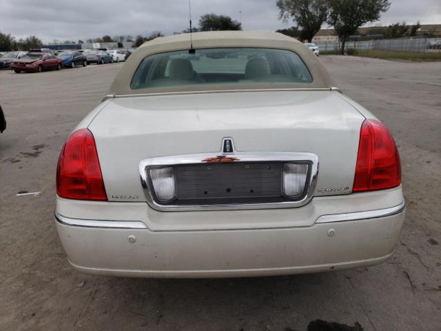 Photo 5 VIN: 1LNHM81W95Y654394 - LINCOLN TOWN CAR S 