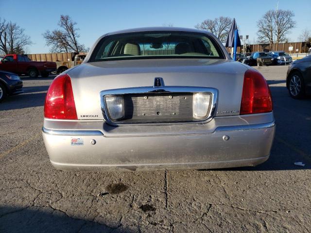 Photo 5 VIN: 1LNHM81W95Y669963 - LINCOLN TOWNCAR 