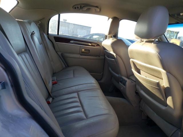 Photo 9 VIN: 1LNHM81W95Y669963 - LINCOLN TOWNCAR 