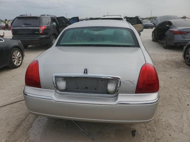 Photo 5 VIN: 1LNHM81W96Y601728 - LINCOLN TOWN CAR S 