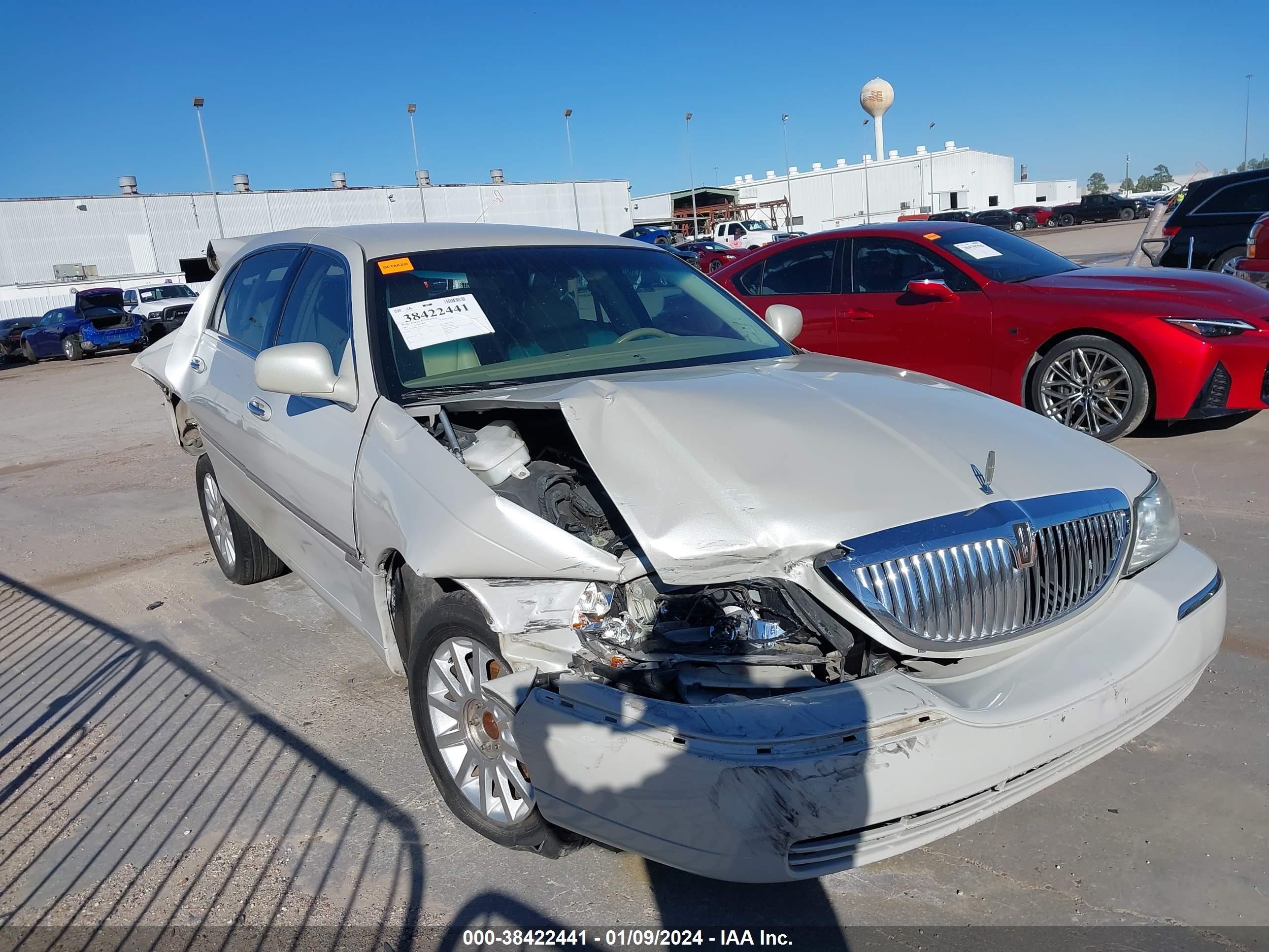 Photo 5 VIN: 1LNHM81W96Y605357 - LINCOLN TOWN CAR 